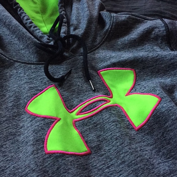 Under Armour Sweatshirt (Heat Gear) - Picture 3 of 3